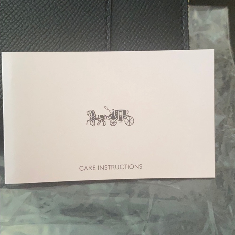 Black Coach zip accordion wallet - Picture 3 of 6